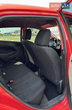 Хэтчбек Mazda 2 2008 в 