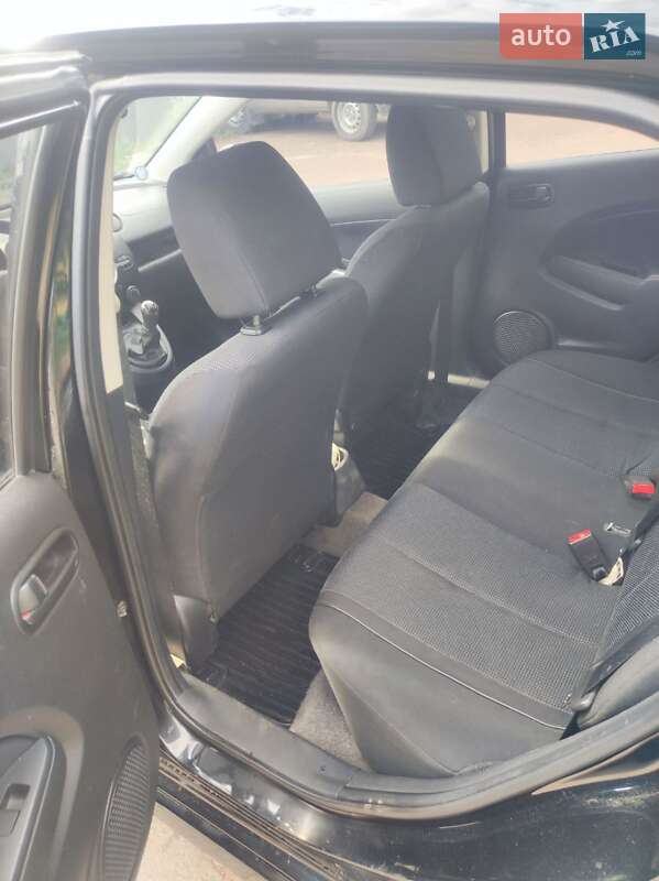 Хэтчбек Mazda 2 2008 в Житомире