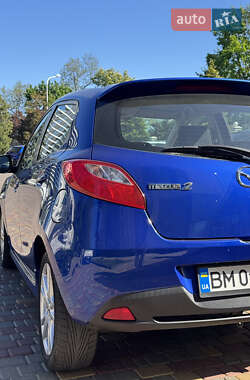 Хэтчбек Mazda 2 2007 в 