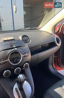 Седан Mazda 2 2008 в 