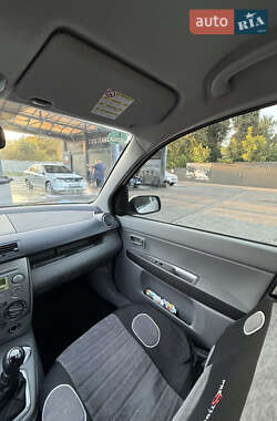 Хэтчбек Mazda 2 2004 в Каменец-Подольском
