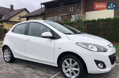 Хэтчбек Mazda 2 2011 в 