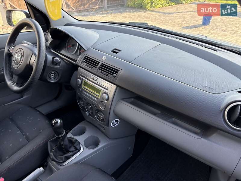 Хэтчбек Mazda 2 2004 в Житомире фото 4 Хэтчбек Mazda 2 2004 в Житомире