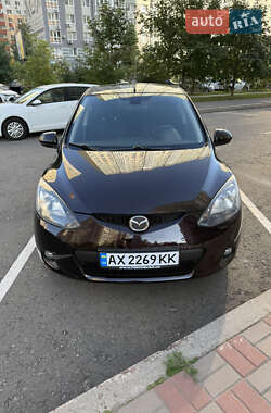 Хэтчбек Mazda 2 2008 в 