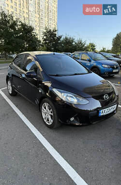 Хэтчбек Mazda 2 2008 в 