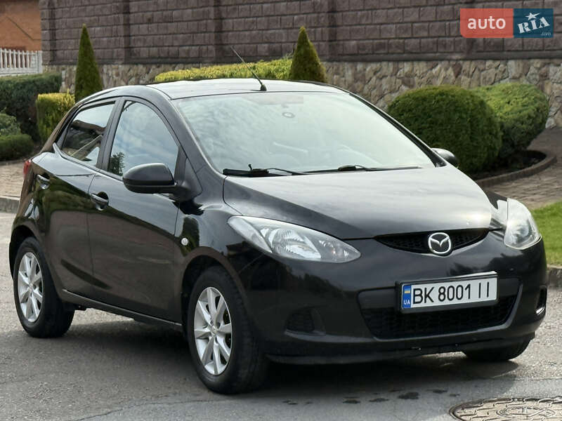 Хэтчбек Mazda 2 2009 в Ровно