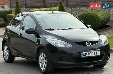 Хэтчбек Mazda 2 2009 в 
