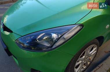 Хэтчбек Mazda 2 2008 в 