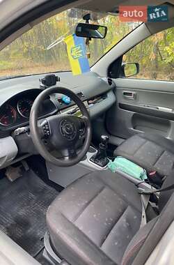 Хэтчбек Mazda 2 2003 в 