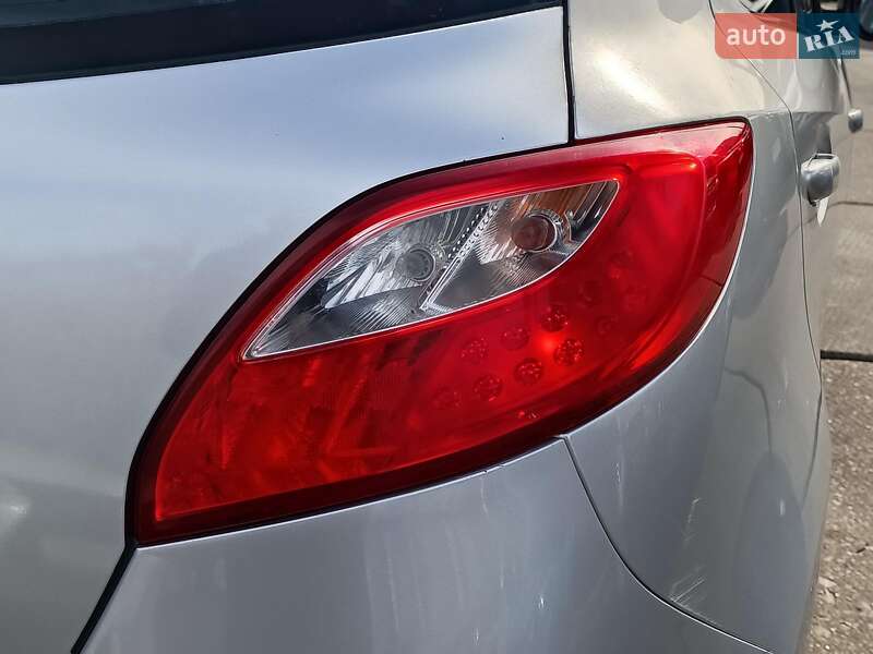 Хэтчбек Mazda 2 2007 в Харькове