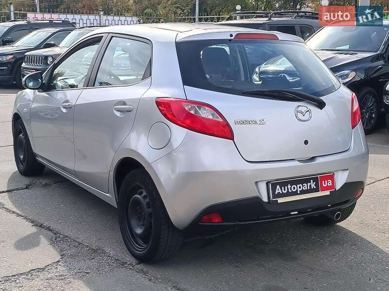 Хэтчбек Mazda 2 2007 в Харькове