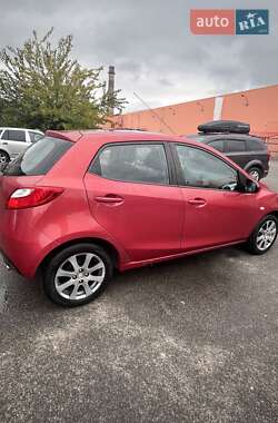 Хэтчбек Mazda 2 2008 в 