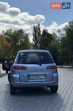 Хэтчбек Mazda 2 2004 в Жмеринке