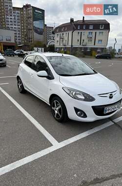 MAZDA 2 2010