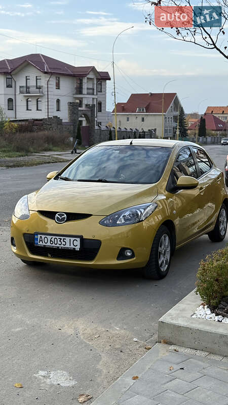 Хетчбек Mazda 2 2008 в Мукачевому