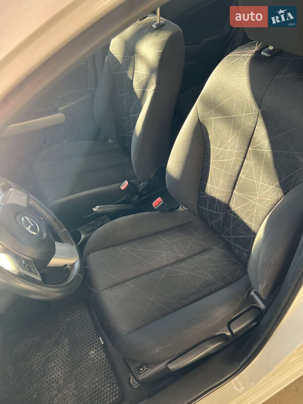 Хетчбек Mazda 2 2011 в Тернополі фото 13 Хетчбек Mazda 2 2011 в Тернополі