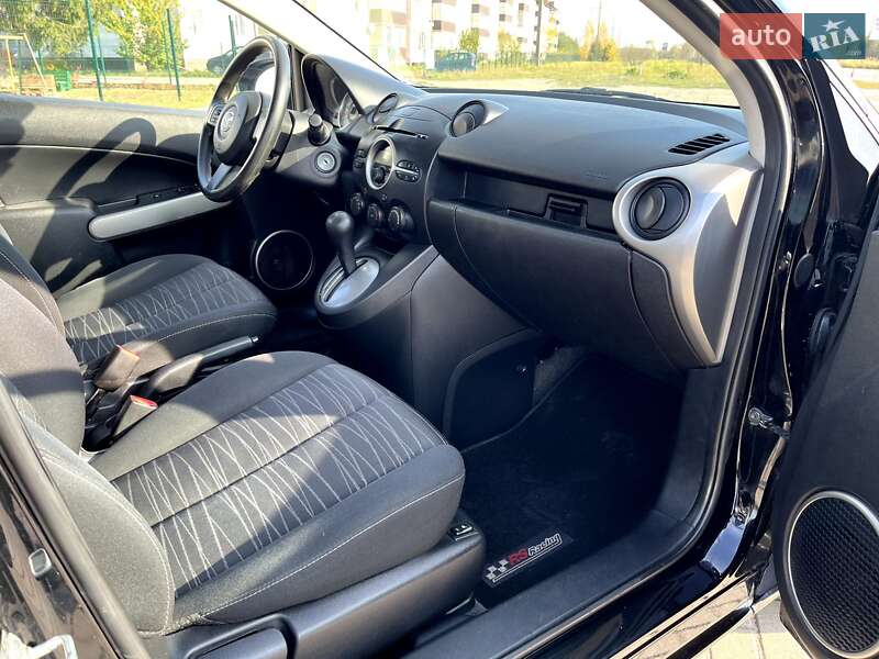 Хэтчбек Mazda 2 2009 в Славуте