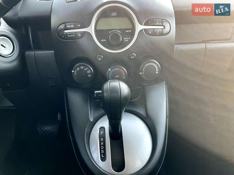 Хэтчбек Mazda 2 2009 в Славуте