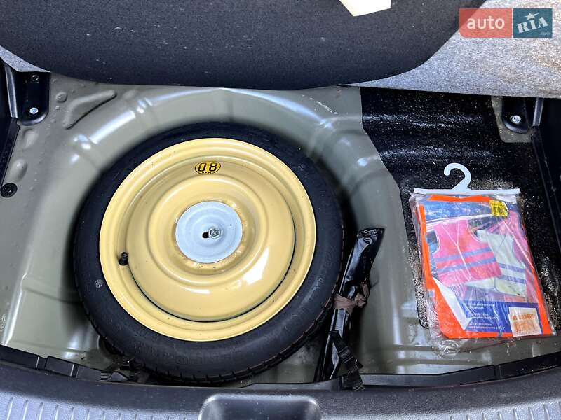 Хэтчбек Mazda 2 2009 в Славуте