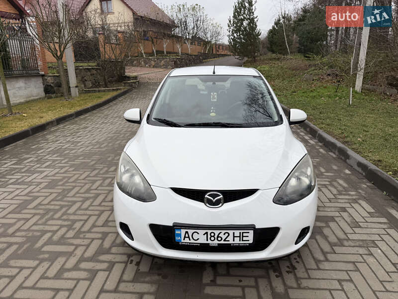 Хетчбек Mazda 2 2010 в Луцьку