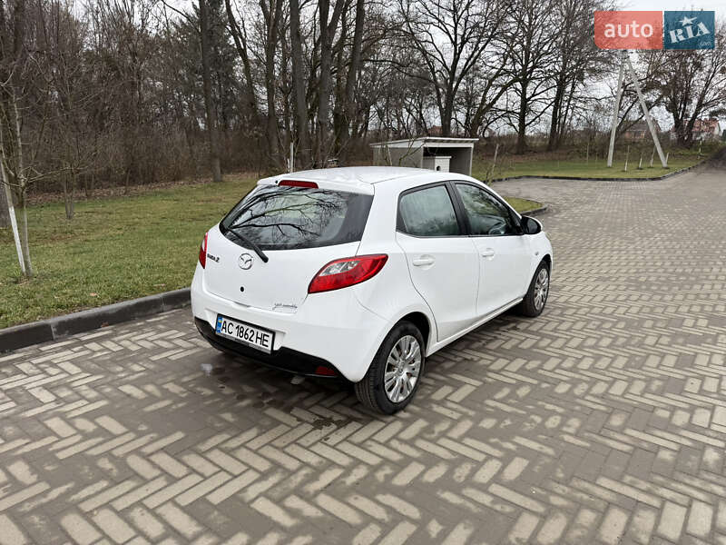 Хетчбек Mazda 2 2010 в Луцьку