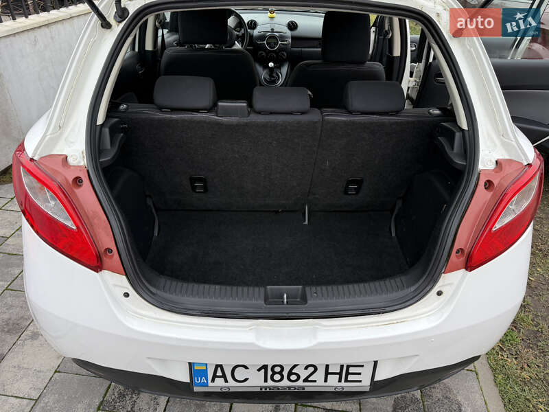 Хетчбек Mazda 2 2010 в Луцьку