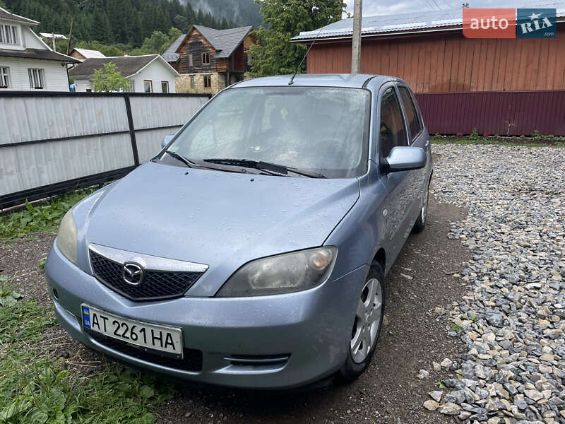 Mazda 2 2005