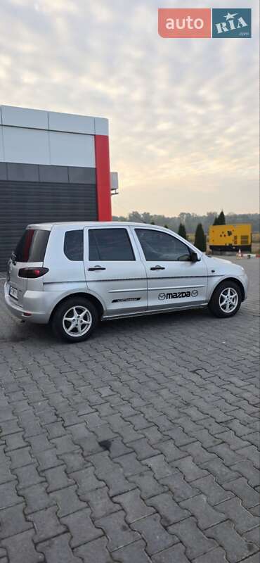 Хэтчбек Mazda 2 2005 в Черновцах