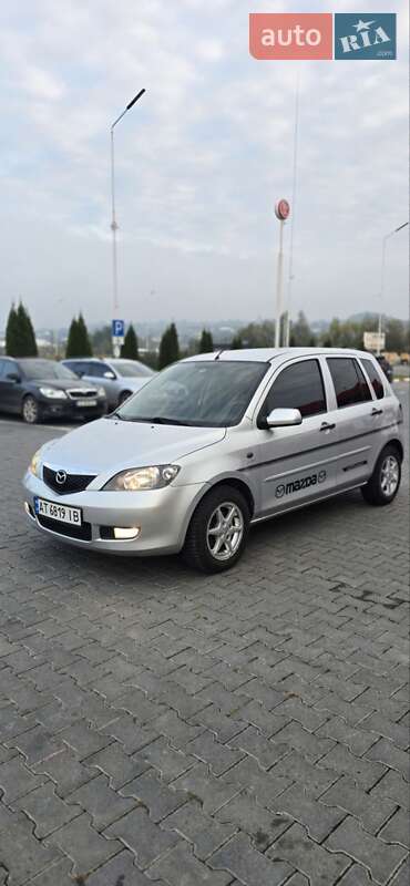 Хэтчбек Mazda 2 2005 в Черновцах