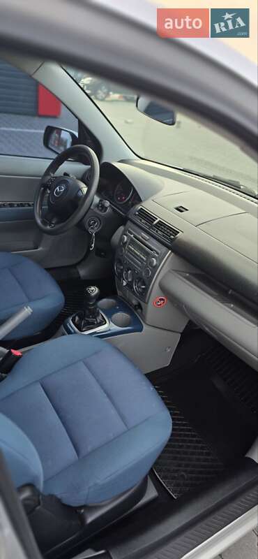Хэтчбек Mazda 2 2005 в Черновцах