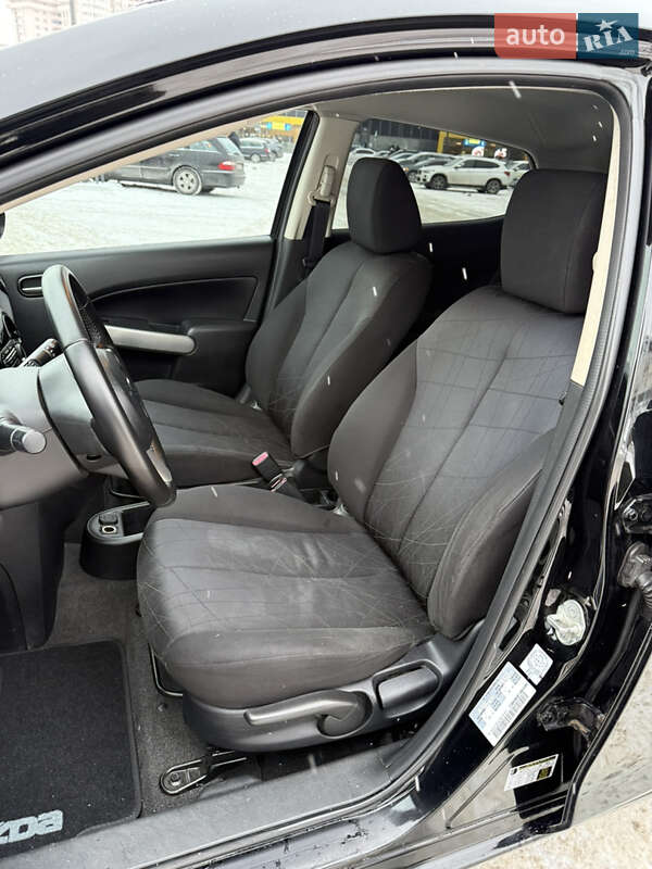 Хэтчбек Mazda 2 2011 в Киеве