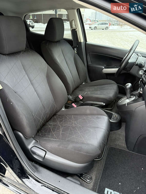 Хэтчбек Mazda 2 2011 в Киеве