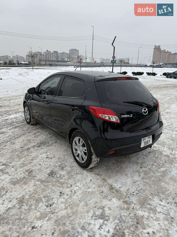 Хэтчбек Mazda 2 2011 в Киеве
