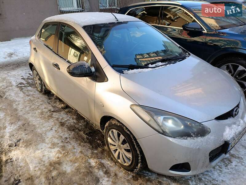 Хетчбек Mazda 2 2009 в Києві фото 3 Хетчбек Mazda 2 2009 в Києві