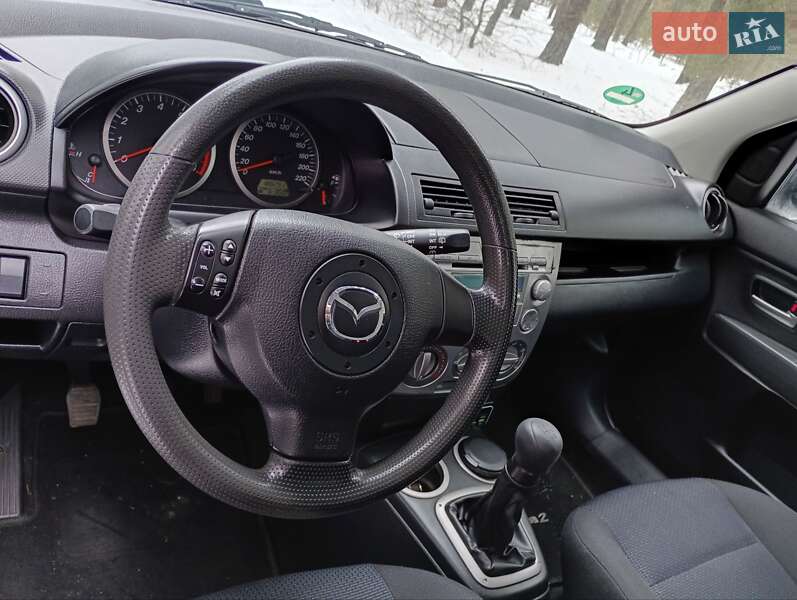 Хетчбек Mazda 2 2006 в Ратному