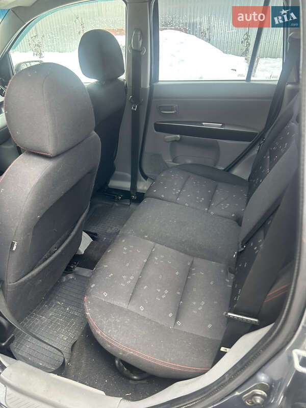 Хетчбек Mazda 2 2004 в Снятині