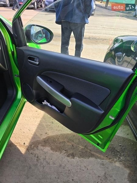 Хетчбек Mazda 2 2009 в Луцьку