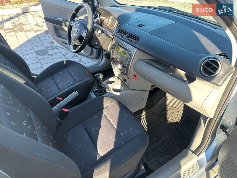 Хетчбек Mazda 2 2004 в Черкасах