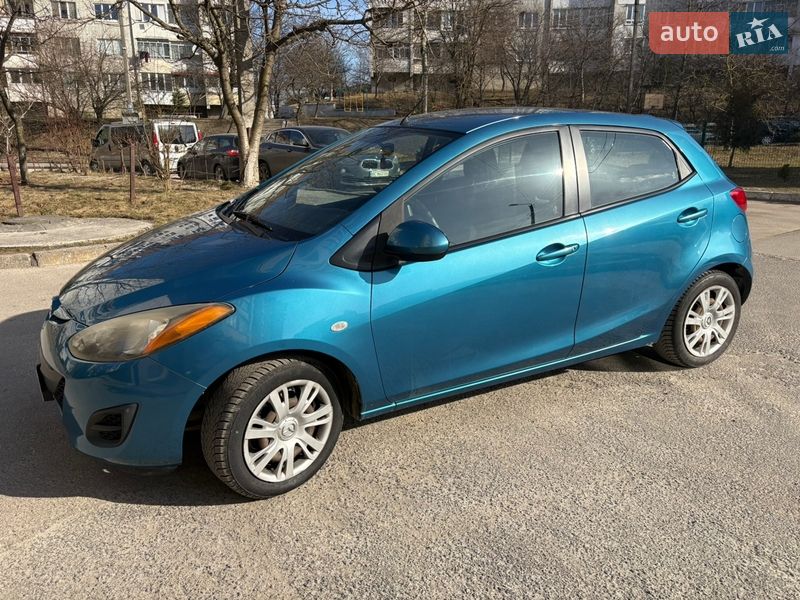 Хэтчбек Mazda 2 2012 в Львове
