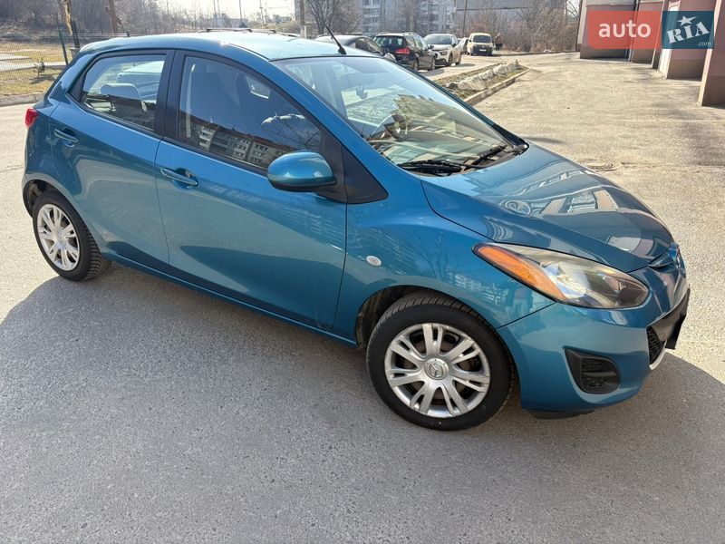 Хэтчбек Mazda 2 2012 в Львове