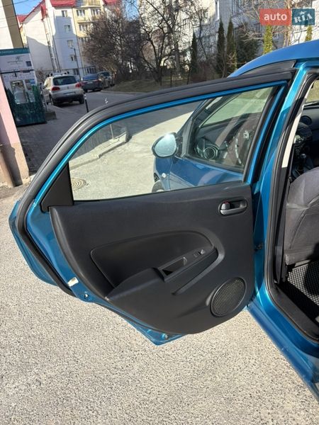 Хэтчбек Mazda 2 2012 в Львове