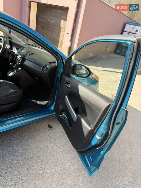 Хэтчбек Mazda 2 2012 в Львове
