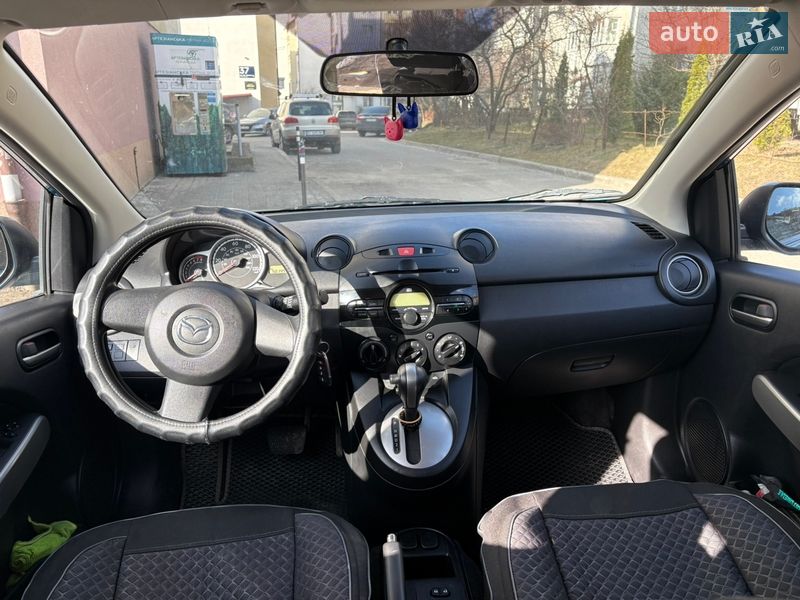 Хэтчбек Mazda 2 2012 в Львове