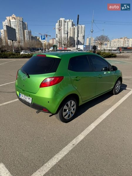 Хэтчбек Mazda 2 2010 в Киеве