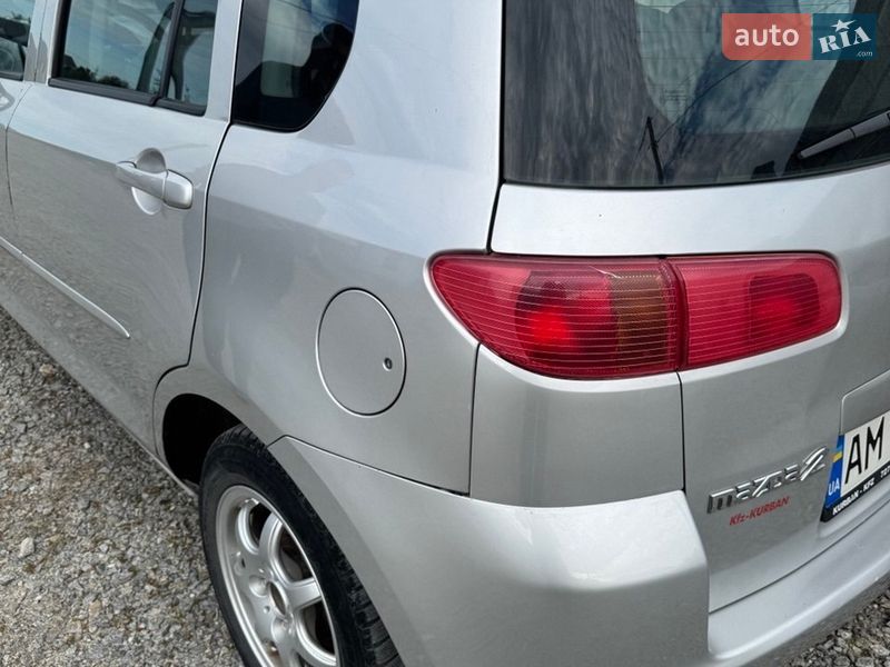 Хетчбек Mazda 2 2006 в Житомирі