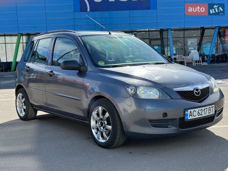 Хэтчбек Mazda 2 2004 в Киеве