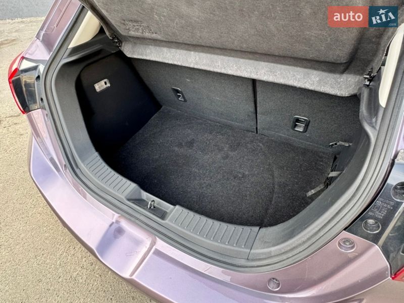 Хэтчбек Mazda 2 2016 в Киеве