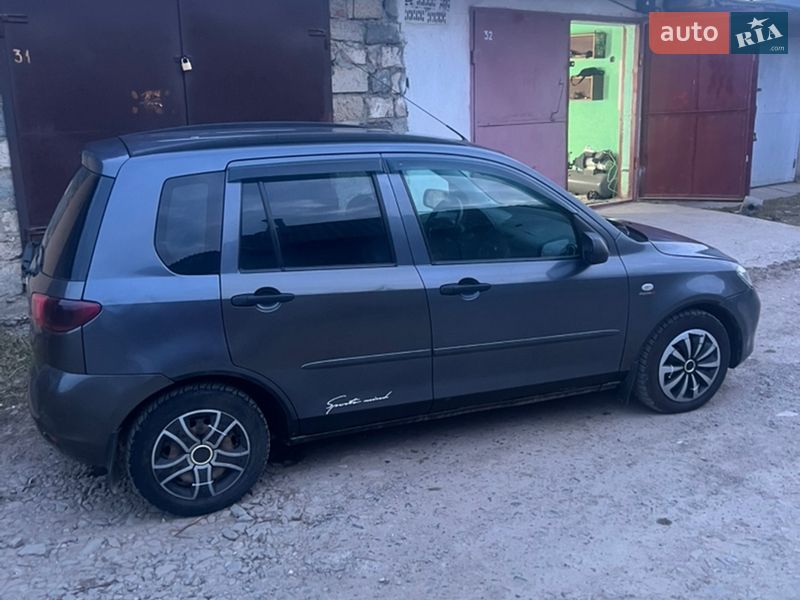 Хэтчбек Mazda 2 2004 в Ивано-Франковске