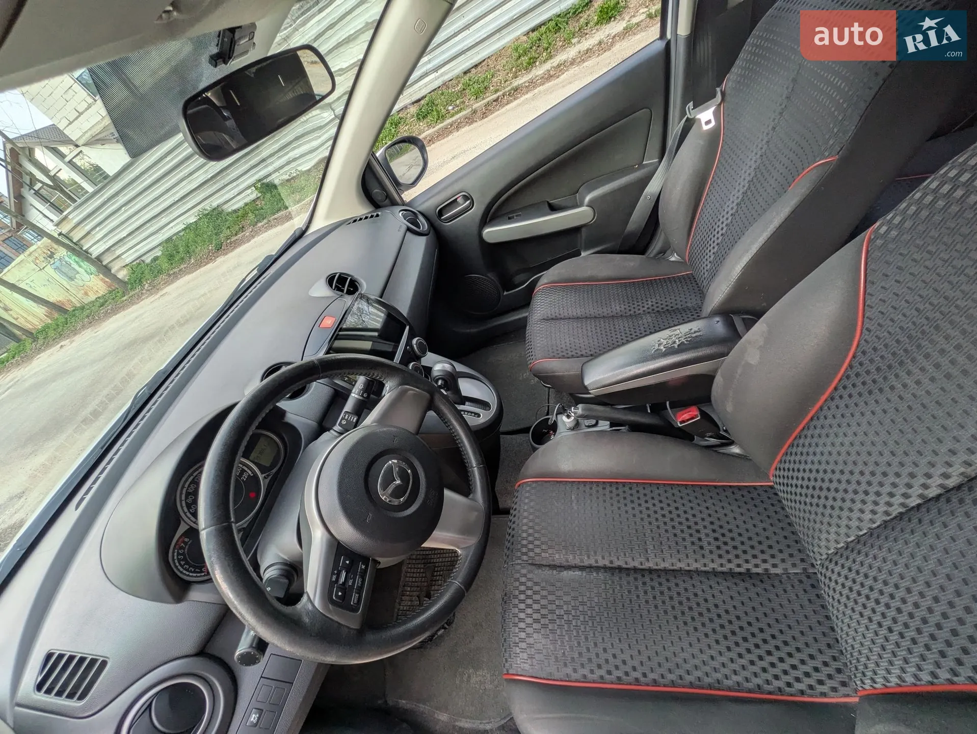 2012 Mazda 2 - мініатюра 14