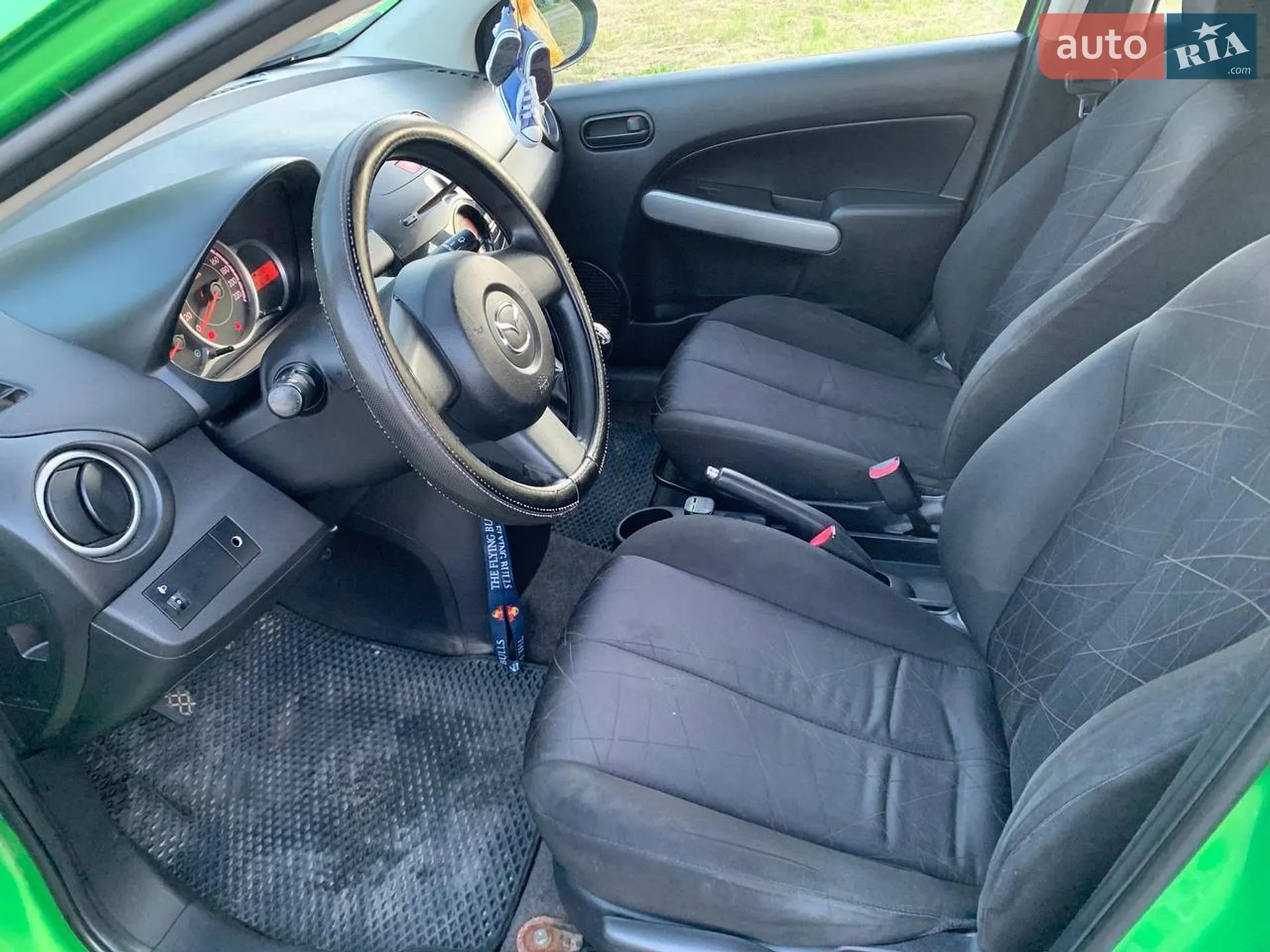 2010 Mazda 2 - мініатюра 9